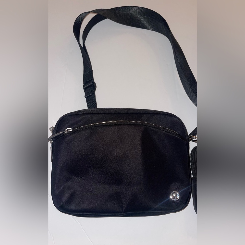 lululemon athletica Black Shoulder Crossbody with Detachable Pouch - Picture 2 of 7
